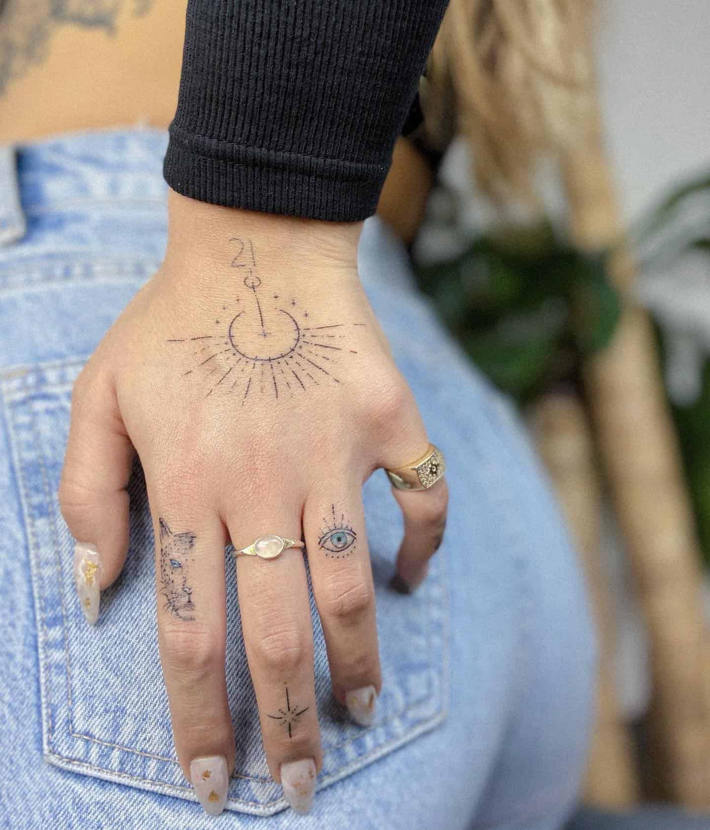 hand tattoos popular