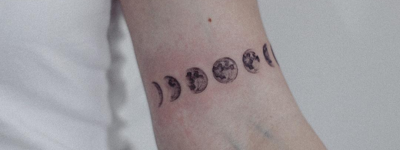 tatuagem de fases da lua