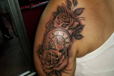 birth clock and roses