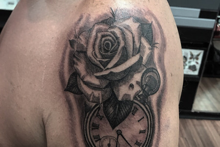 birth clock and roses