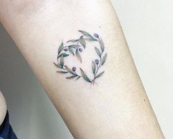 Simple outline heart tattoo designs