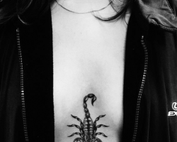 Sternum_tattoo