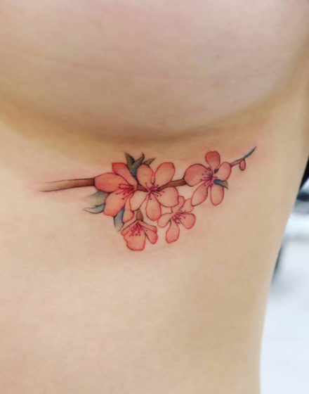 tattoo_on_ribs tattoo flowers