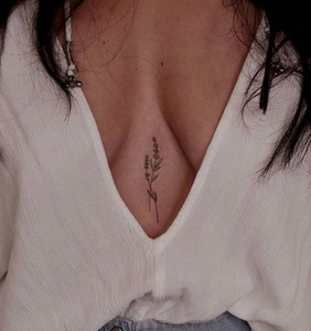 Lavanda tattoo between boobs Lavanda tattoo