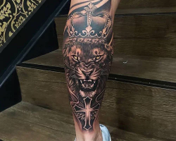 cool tattoo on the leg