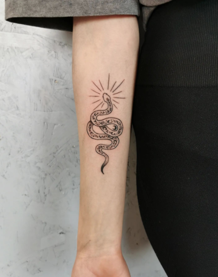 Single medium-sized snake tattoo ideas
