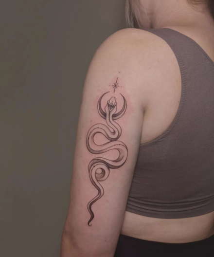 Compositions with snakes in tattoos