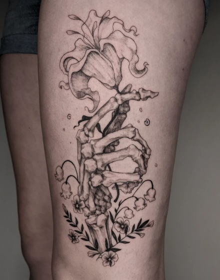 Unusual interpretations of the skeleton hand