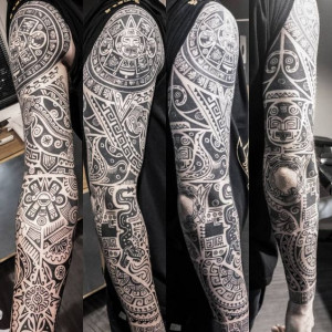 The sleeve Aztec tattoo des