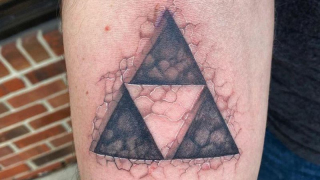 3D Triforce design