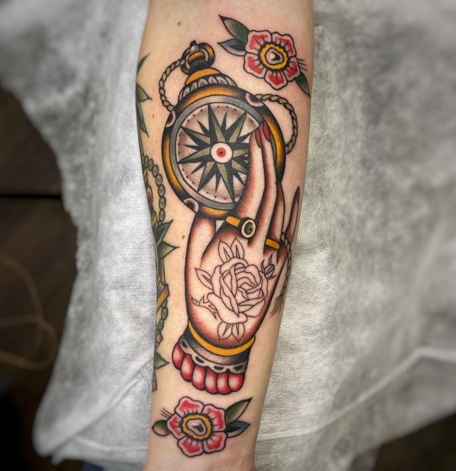 By: @nitrobolts.tattoo By: @nitrobolts.tattoo