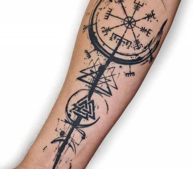 By: @parisis_tattoo By: @parisis_tattoo