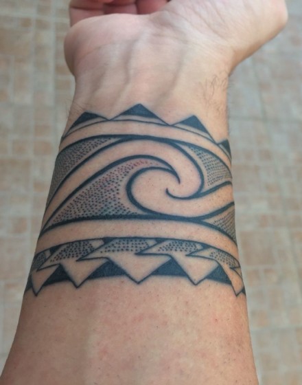 Waves in Polynesian design
