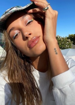 Hailey Bieber