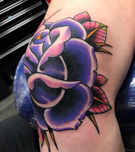 Traditional Knee Tattoo