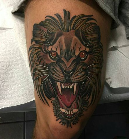 Tattoos on the Knee With Animals