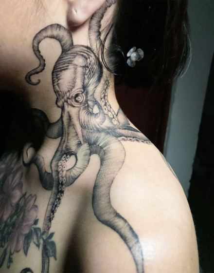 A Large-Scale Kraken Tattoo