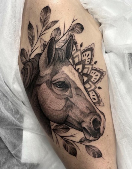 How To Combine Ornaments with Other Tattoo Styles?