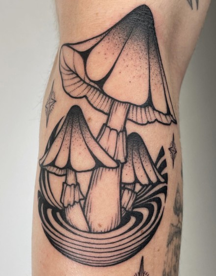 Blackwork Shrooms