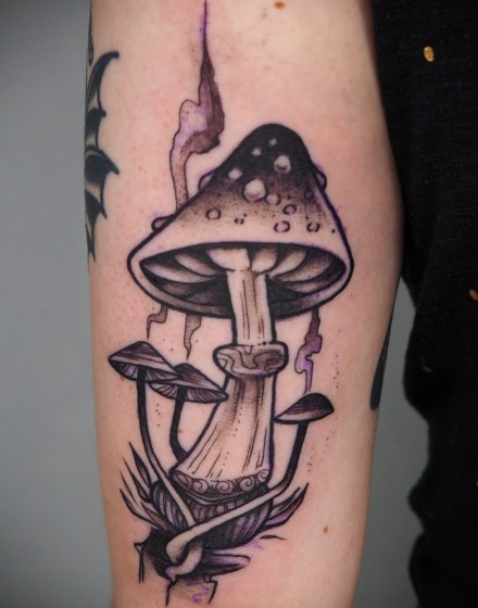 Blackwork Shrooms