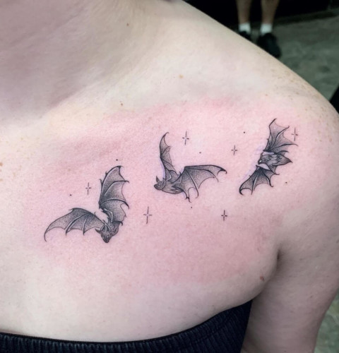Female Collarbone Tattoos