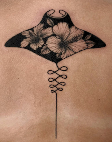 Stingray with Flowers