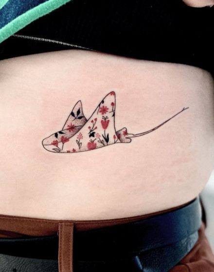 Stingray with Flowers