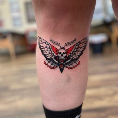 Knee tattoo by Eric “Tres Leche” McGuire