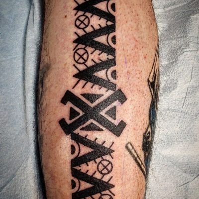 Tribal tattoo by Bart Willis