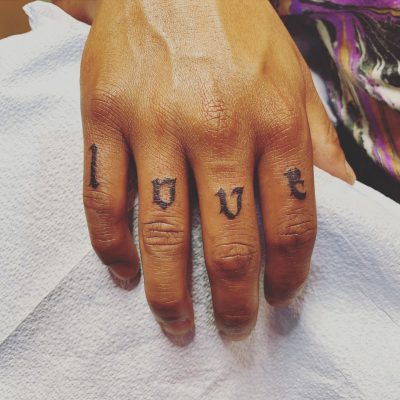 Fingers tattoo by Yuri An