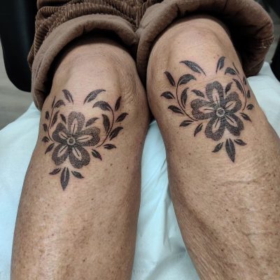 Knee tattoo by Kamila Daisy