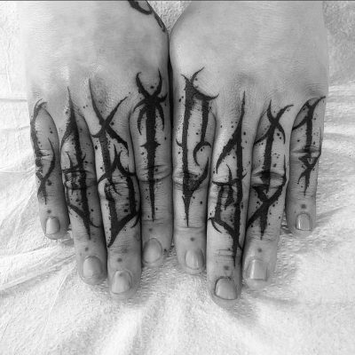 Fingers tattoo by Brigitta Máthé