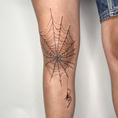 Knee tattoo by Mel Trender